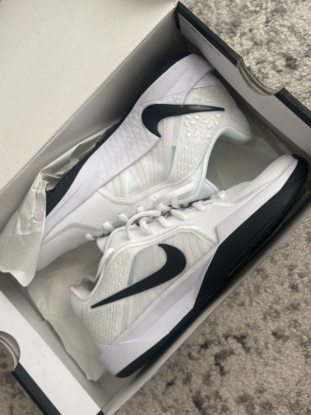 Nike Sabrina